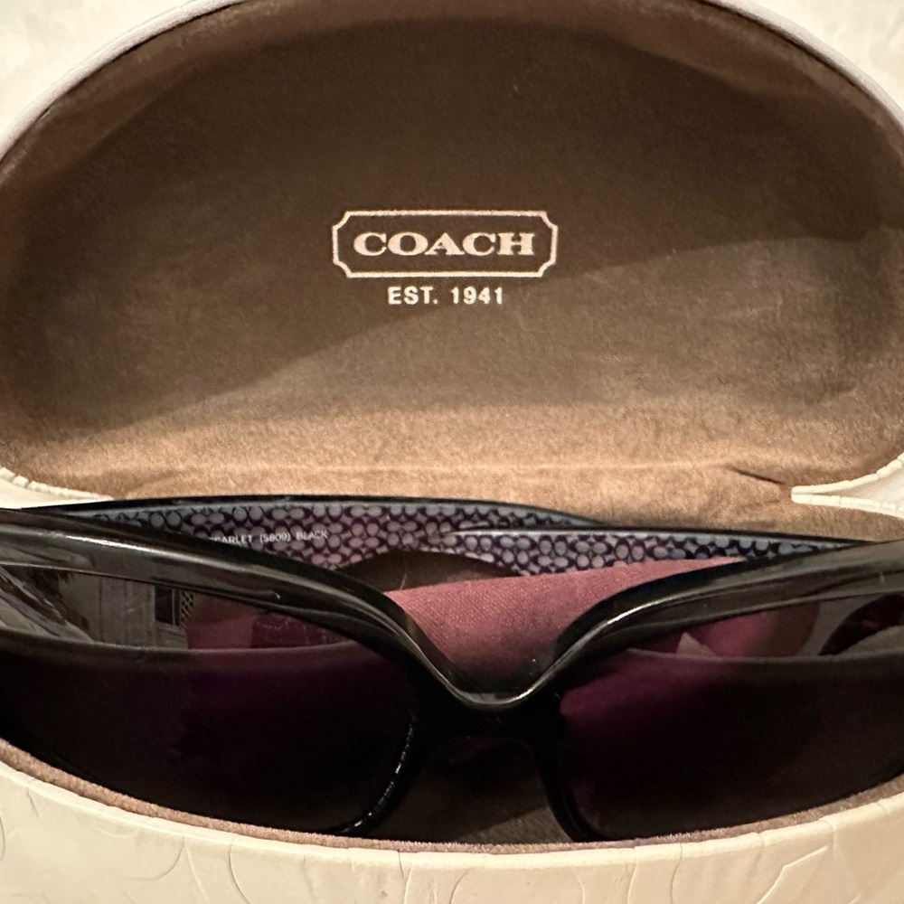 Coach Signature Scarlet Black Oversized Sunglasses PreLOVED Cond See all pics - Picture 7 of 13